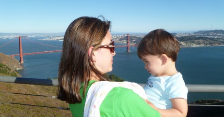 Mãe e Filho com Vista da Golden Gate Bridge em San Francisco