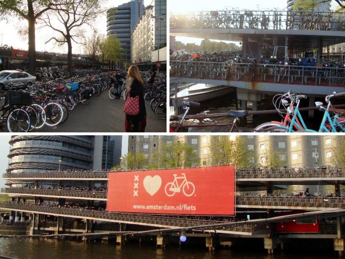 Há uma quantidade de absurda de bicicletas em Amsterdam. Nessa imagem, há um estacionamento delas, pertinho da Estação Amsterdam Centraal