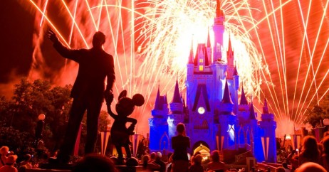 Mickey e Walt Disney no show Wishes