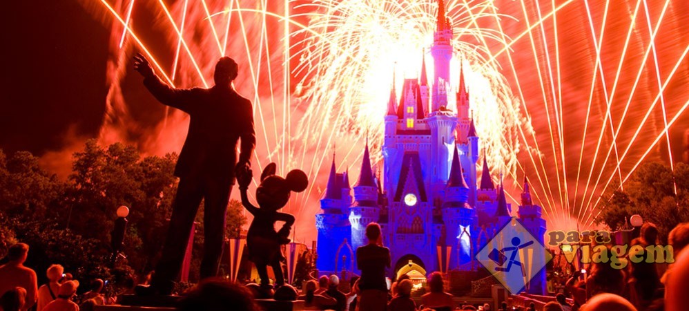 Mickey e Walt Disney no show Wishes