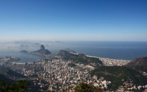 Vista aérea: Enseada de Botafogo e Praia de Copacabana