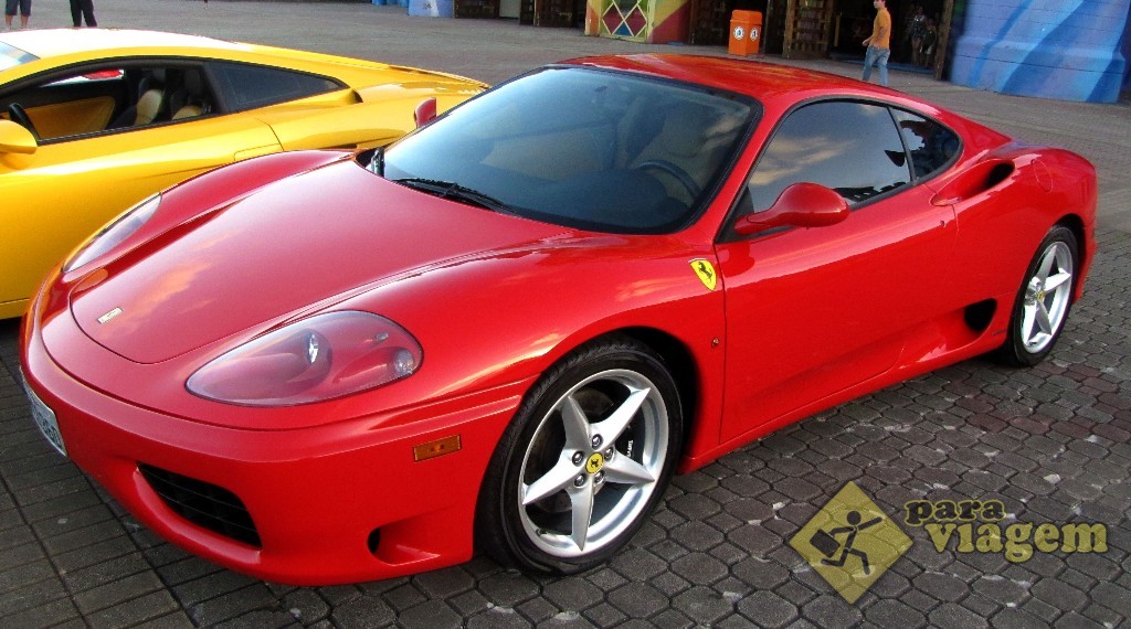 Ferrari disponível para um passeio