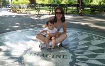 Bebê no Strawberry Fields no Central Park