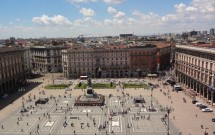 Vista da praça em frente ao Duomo