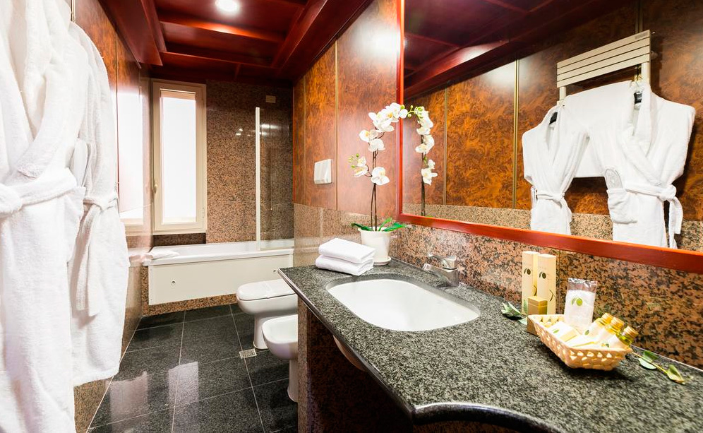 Banheiro do Madison Hotel em Roma