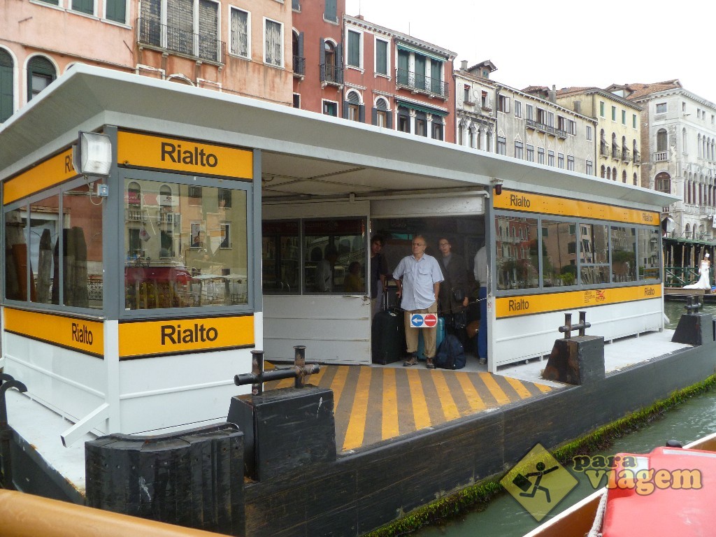 Estação de vaporetto em Veneza