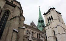 Uma das torres quadradas da catedral