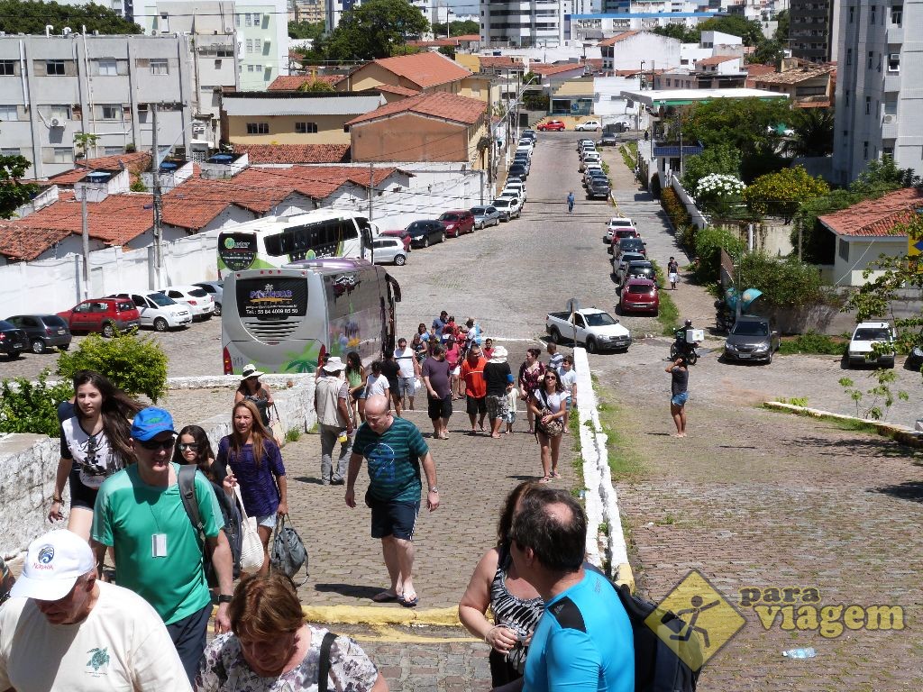 Turistas Subindo para o Centro de Turismo