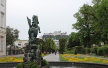 O Castelo de Salzburgo visto do Schloss Mirabell