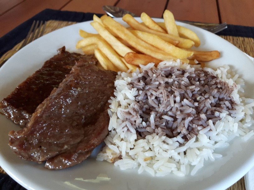 Arroz Feijao Picanha E Batata Frita Para Viagem