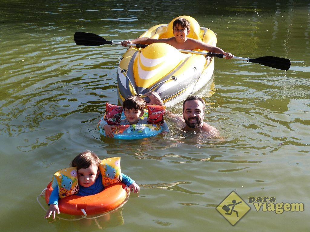 Eu e as Crianças no Lago de Água Mineral