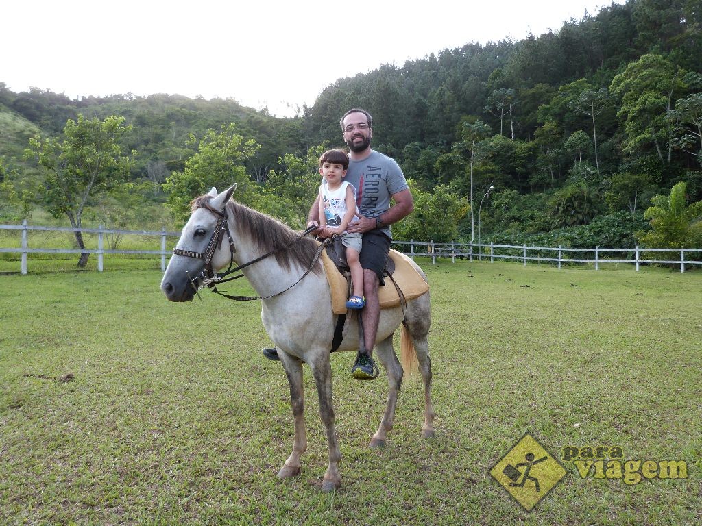 Pai e Filho Montando a Cavalo no Haras Morena