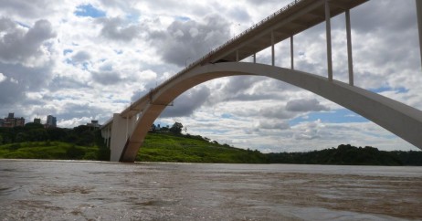 Ponte da Amizade Vista do Rio Paraná