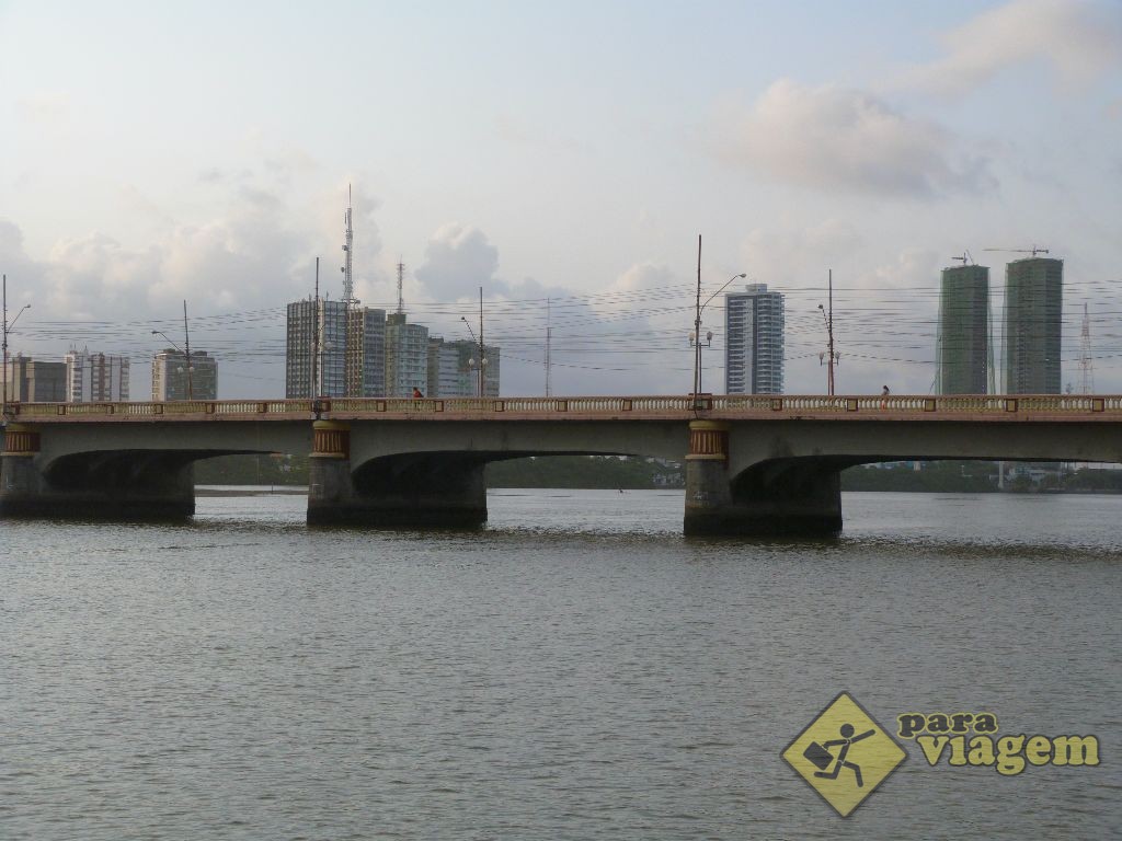 Ponte no Rio Capibaribe Vista do Catamaran