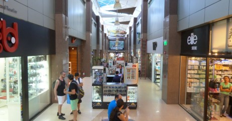 Interior do Shopping del Este