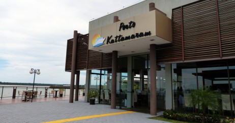 Restaurante Porto Kattamaram com Vista para o Lago de Itaipu