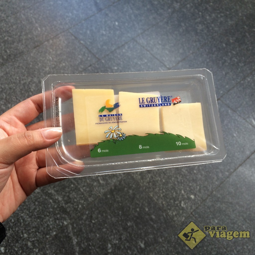 3 amostras de queijo Gruyères