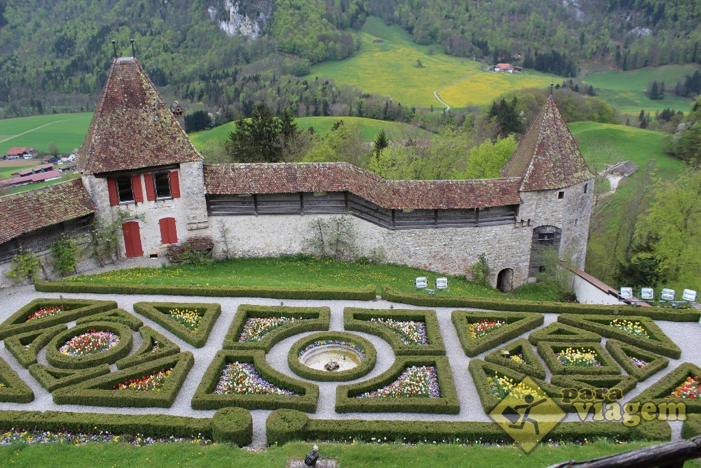 Jardim dos fundos do Château de Gruyères
