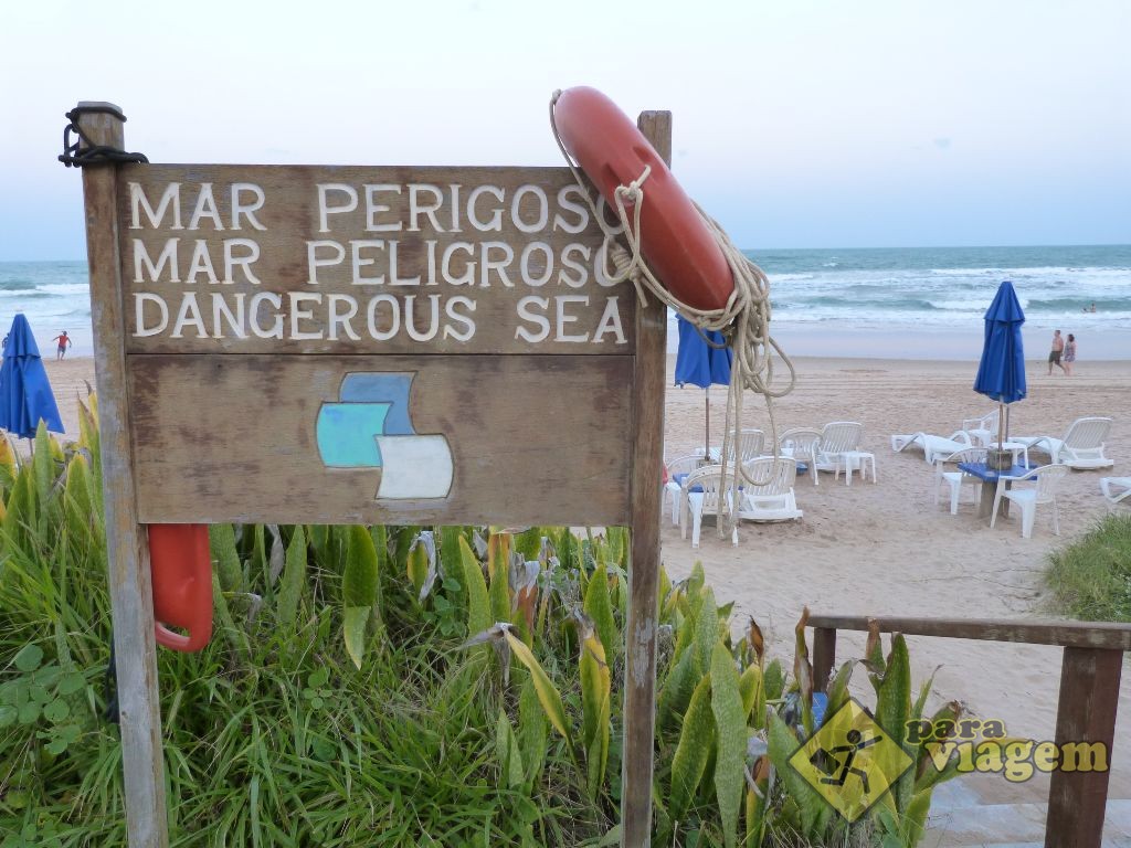 Placa Sinaliza Mar Perigoso em Porto de Galinhas