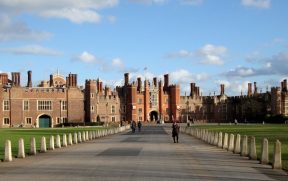 Visitando Hampton Court Palace Perto de Londres na Inglaterra