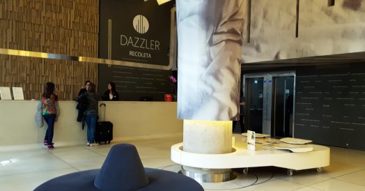 Recepção do Dazzler Hotel Recoleta