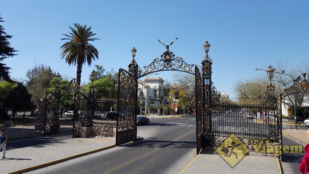 Portões do Parque General San Martin