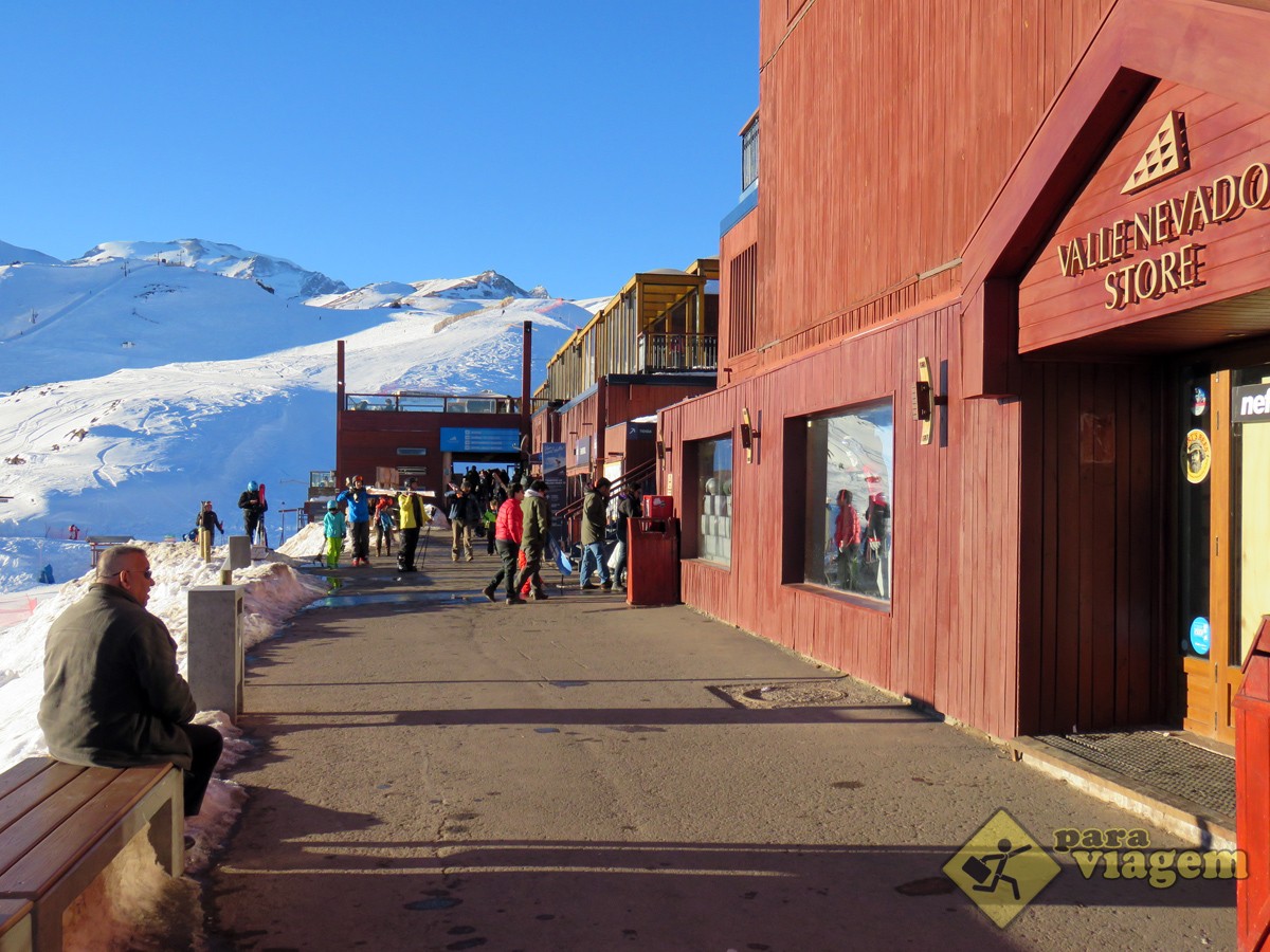 Loja do Valle Nevado em Frente a Montanha