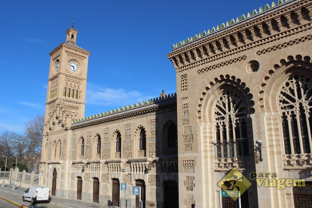 A bonita estação de Toledo, em estilo mudéjar