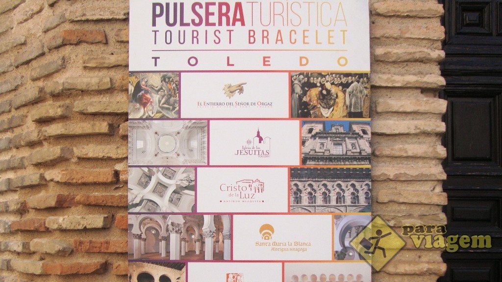 Cartaz da "Pulsera Turistica" na entrada das atrações