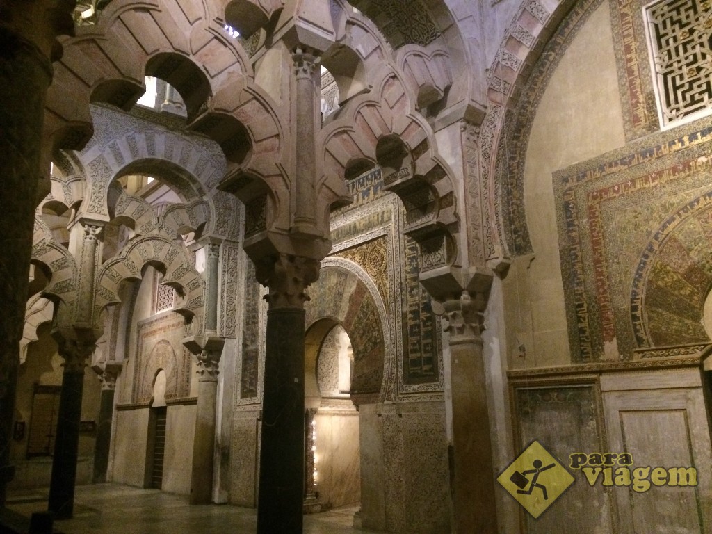 O belo Mihrab da antiga Mesquita