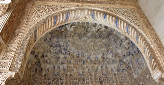 Teto de Moçarabes em Alhambra ainda com restos da pintura