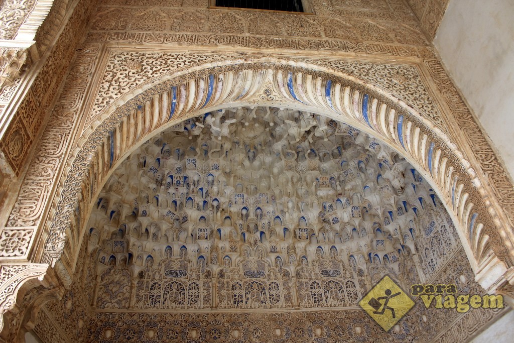 Teto de Moçarabes em Alhambra ainda com restos da pintura