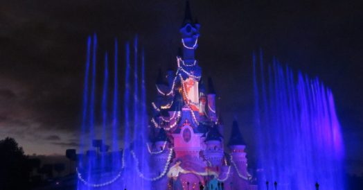 Show com Águas e Luzes no Disney Illuminations