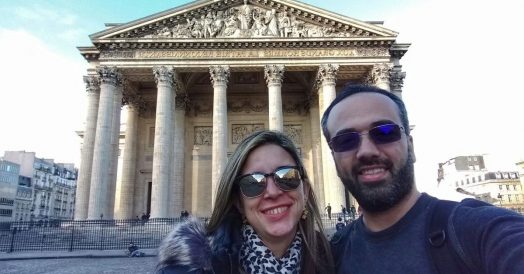 Casal no Pantheon de Paris