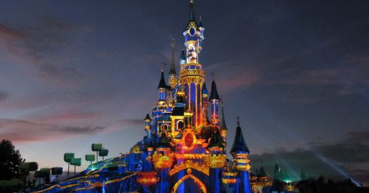 Castelo no Show Disney Illuminations de Paris