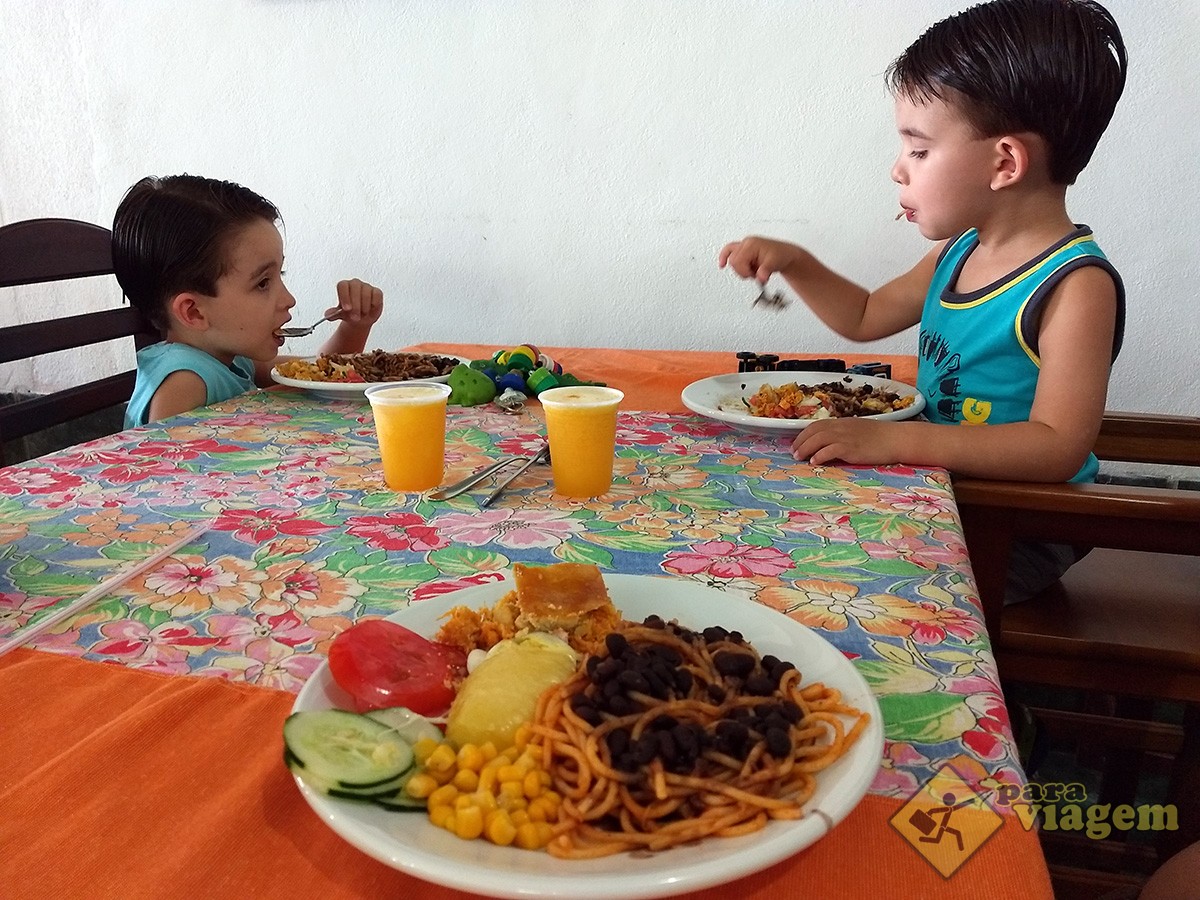 Almoço com Crianças na Pousada do Preto
