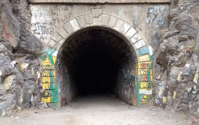 Túnel sem iluminação