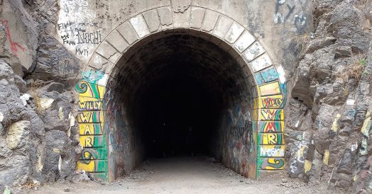 Túnel sem iluminação