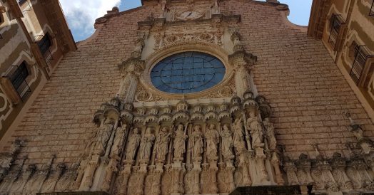 Fachada da Basílica de Montserrat
