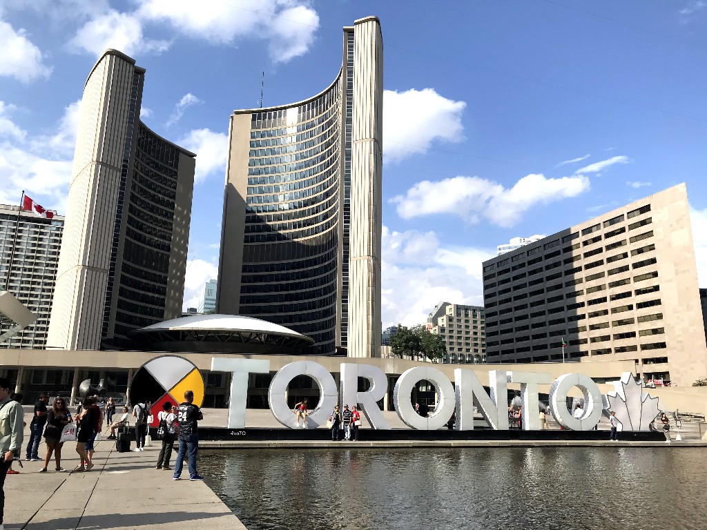 3D Toronto Sign e a Prefeitura