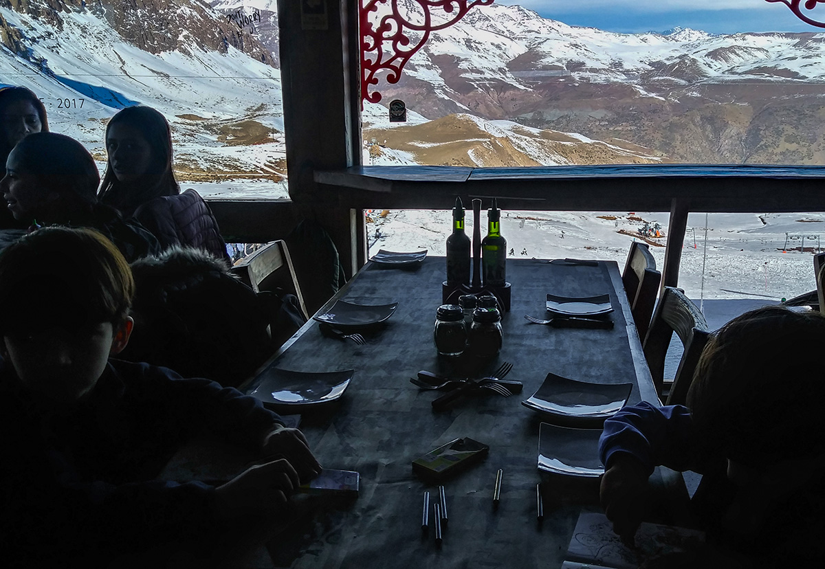 Almoço com Vista da Cordilheira dos Andes