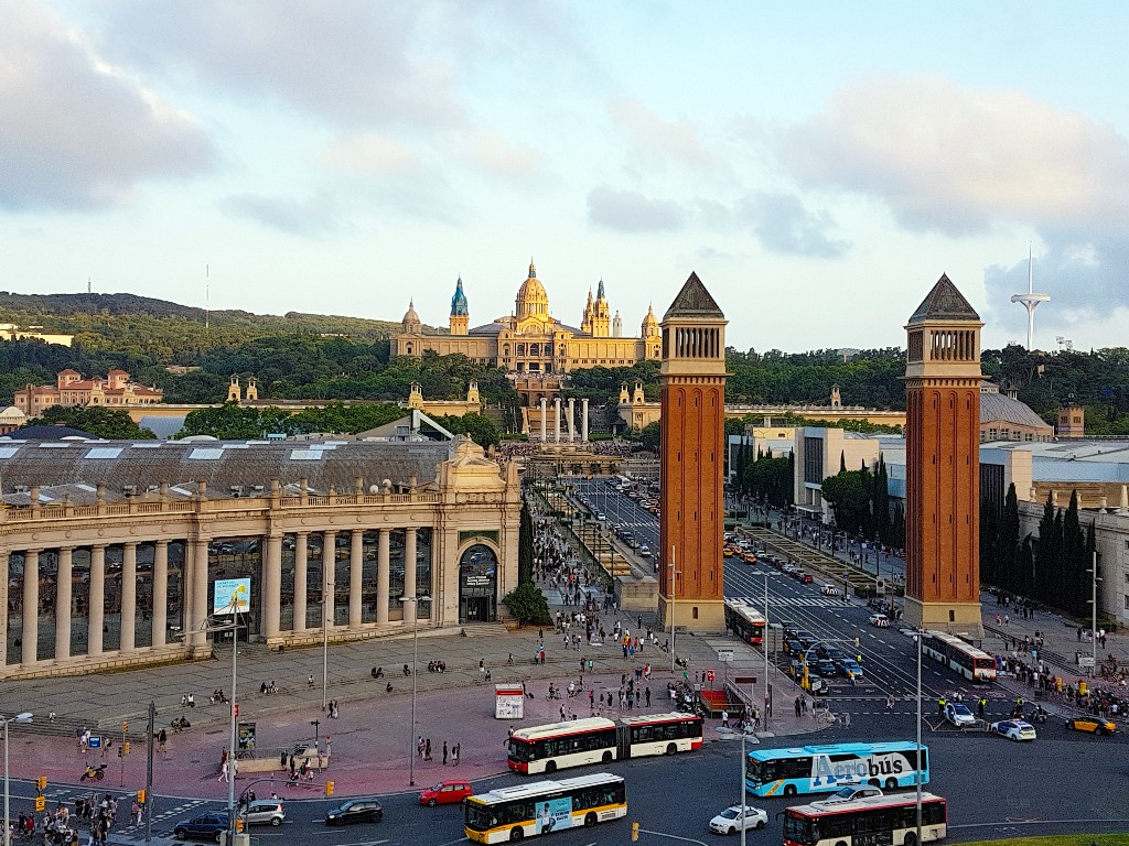 Plaça de Espanya vista do terraço do Shopping Arenas