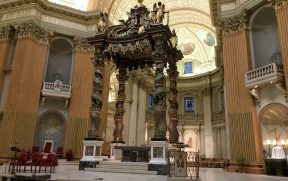 Uma réplica menor da Basílica de São Pedro
