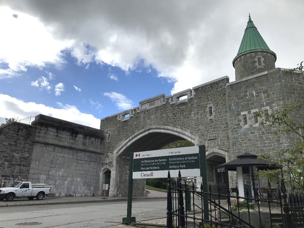 Port Saint-Jean: um dos portões da muralha de Quebec