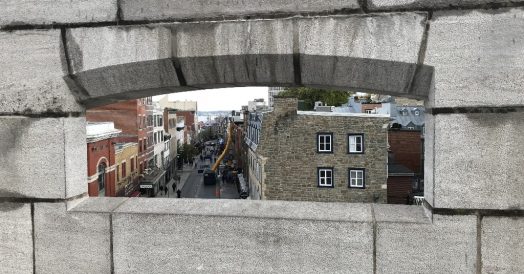 Pode-se andar em cima da antiga muralha de Quebec