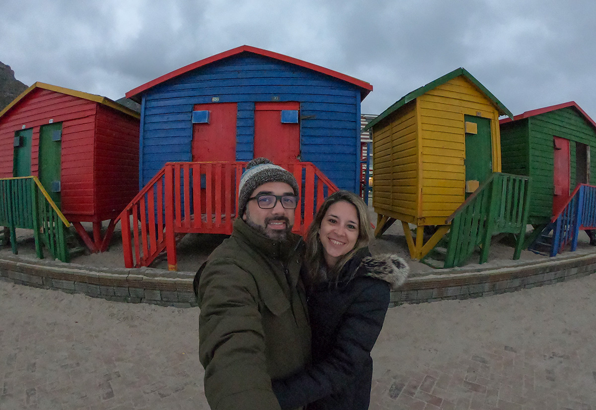 Selfie com as casinhas coloridas em Muizenberg Beach