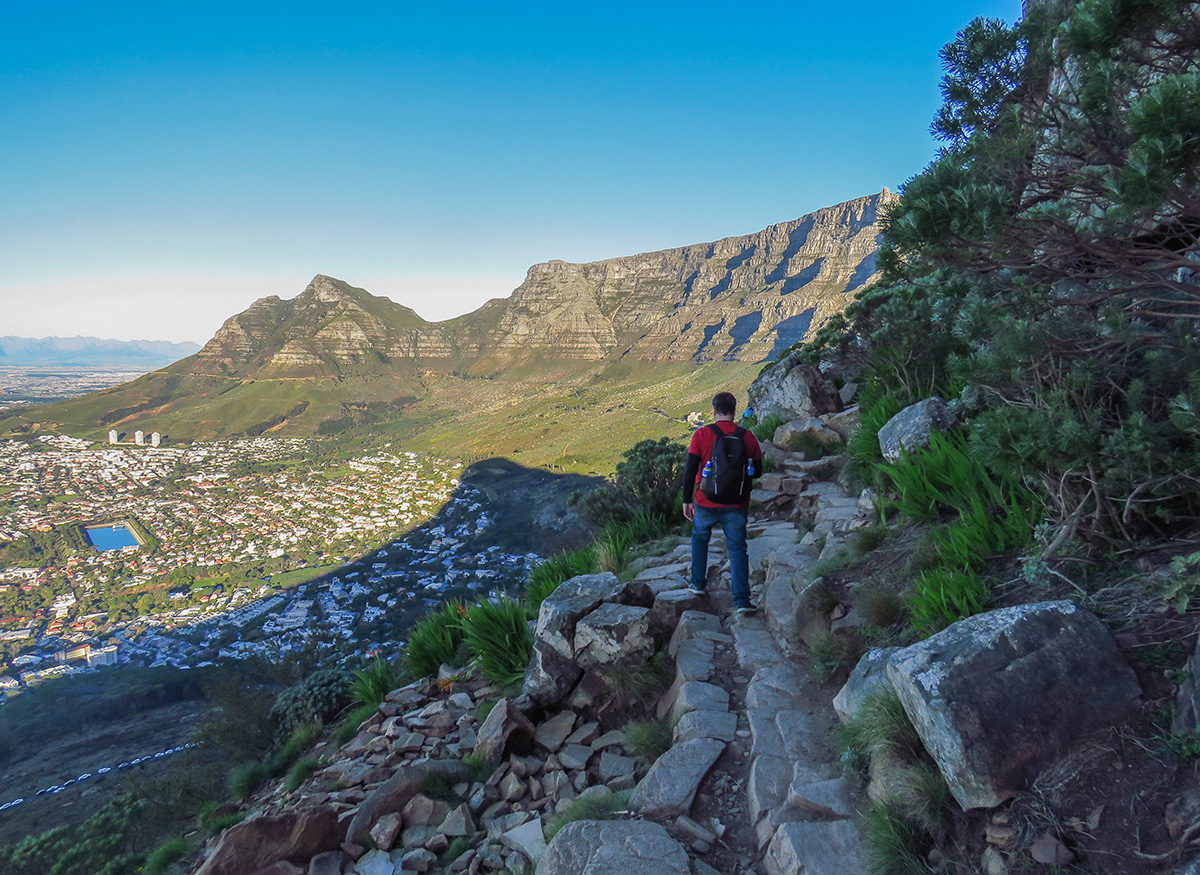 Subindo a trilha da Lion's Head em Cape Town