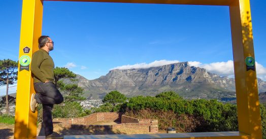 Foto com moldura e a Table Mountain ao fundo