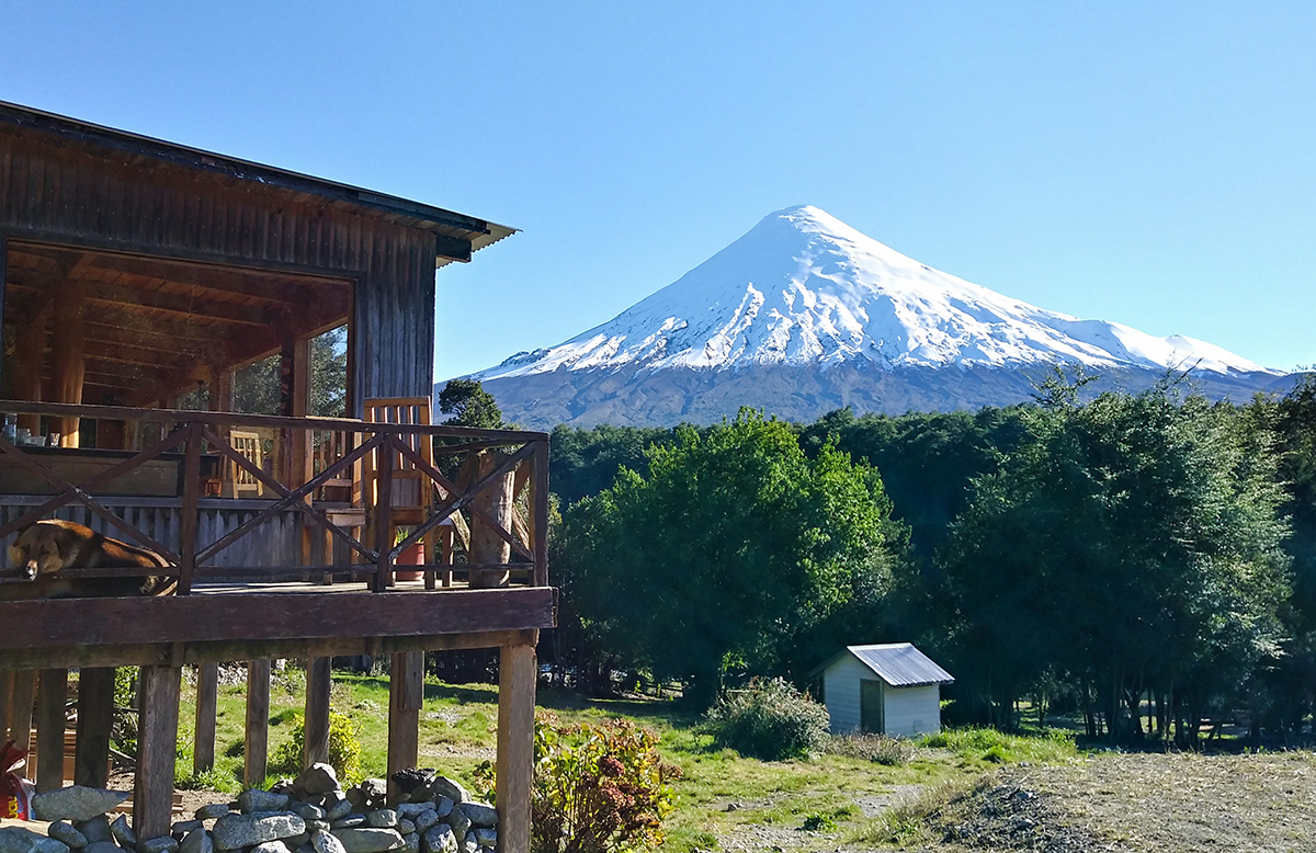 Restaurante com vista para o vulcão Osorno