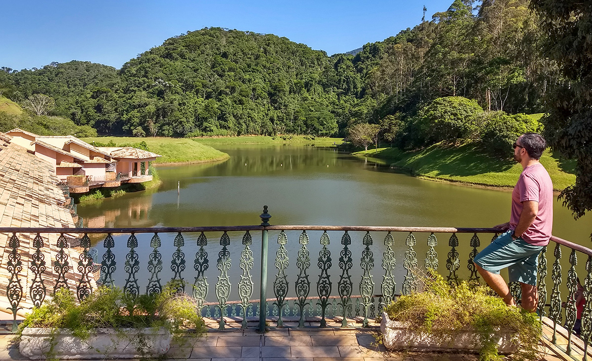 Curtindo a vista do lago na Fazenda Ribeirão